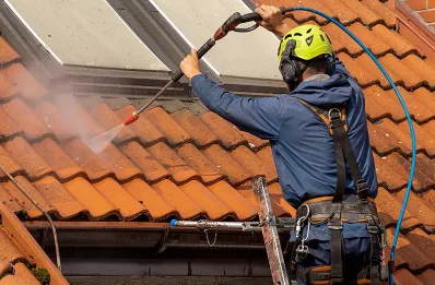 Démoussage et hydrofuge de toiture à Menville